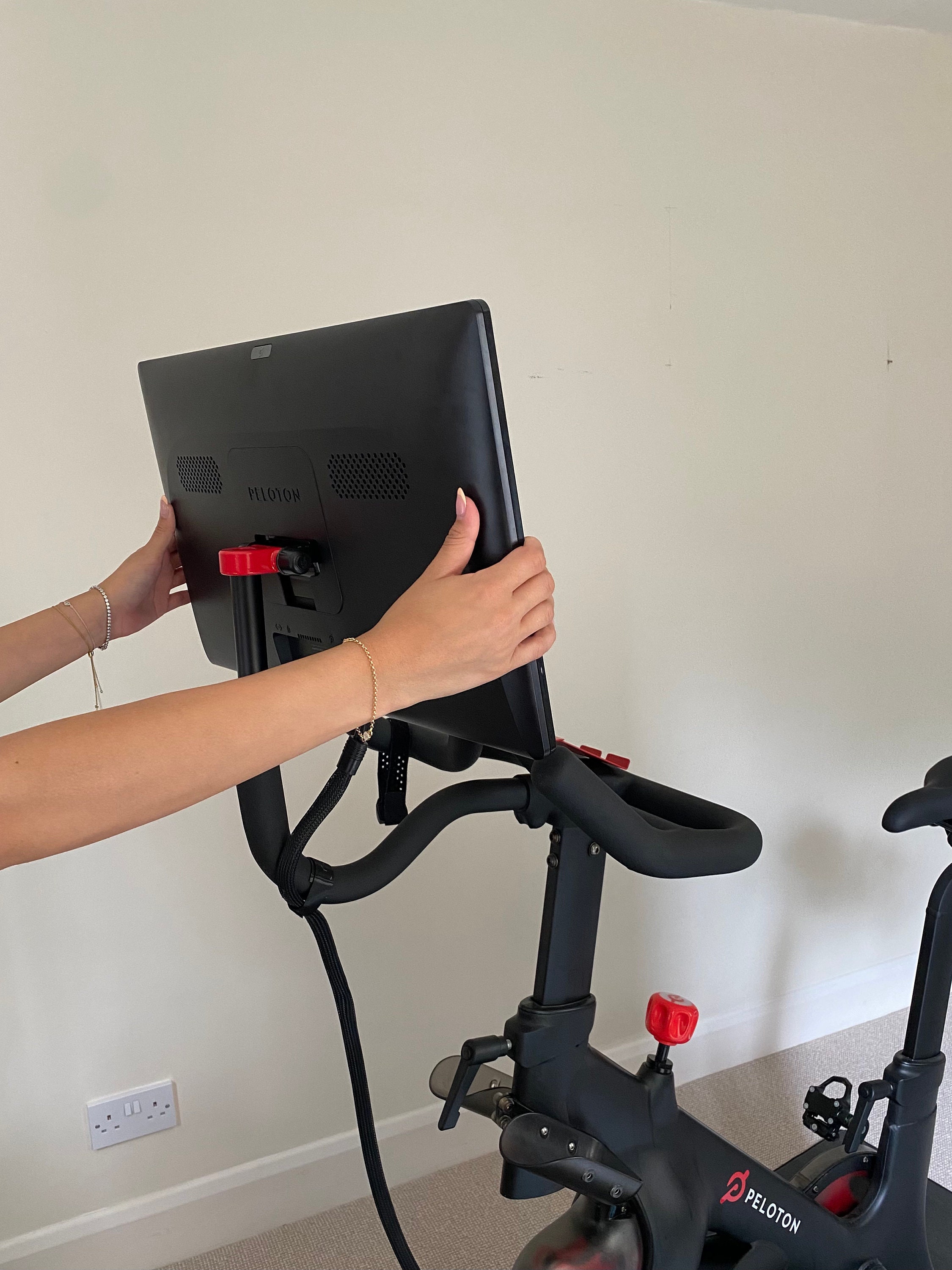 swivel bracket for peloton