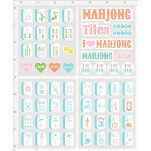 K&ouml;nnte beinhalten: Ein Stickerbogen mit Mahjong-Motiven. Die Aufkleber zeigen Mahjong-Steine, Herzen mit W&ouml;rtern wie "PONG" und "CHOW" sowie Text mit den W&ouml;rtern "MAHJONG" und "Tiles". Die Farbpalette umfasst Pastellt&ouml;ne in Rosa, Blau und Gr&uuml;n.