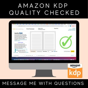 K&ouml;nnte beinhalten: Ein Computermonitor, der die Amazon KDP Quality Checked-Oberfl&auml;che anzeigt. Der Bildschirm zeigt eine Buchvorschau mit einem gr&uuml;nen H&auml;kchen, das die Genehmigung anzeigt. Das Amazon KDP-Logo ist sichtbar. Der Text oben lautet "AMAZON KDP QUALITY CHECKED".