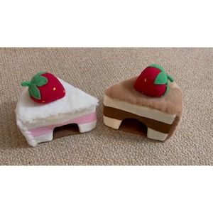 Cake Hedgehog Hamster Rat SugarGlider GuineaPig chinchilla Ferret small animal warm soft cozy sleeping bed house cage nest hideout pet gifts