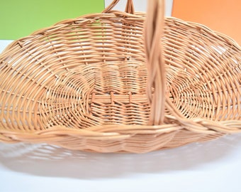 Flower gathering basket, wicker basket, woven basket, willow basket, round handled basket, rustic display basket, peeled real willow wood