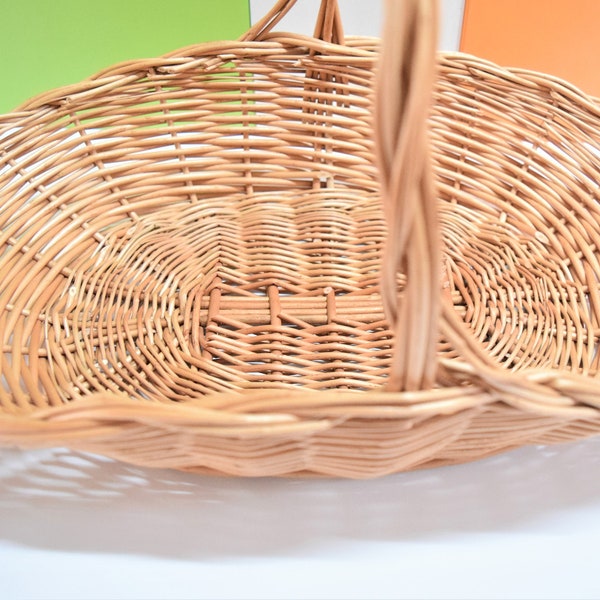 Flower gathering basket, wicker basket, woven basket, willow basket, round handled basket, rustic display basket, peeled real willow wood