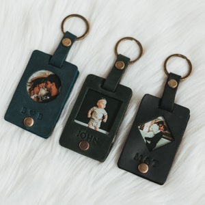 Personalisierte Foto Schlüsselanhänger in Ledertasche + Initialen, Muttertagsgeschenk, Geschenk für neuen Vater, Mini Fotoalbum Schlüsselanhänger, hergestellt in der Ukraine