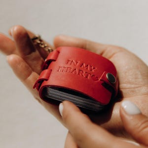 Personalisierte Keychain Mini Fotoalbum Weihnachtsjubiläum Geschenk für ihn Valentinstag Geschenke für ihn sie
