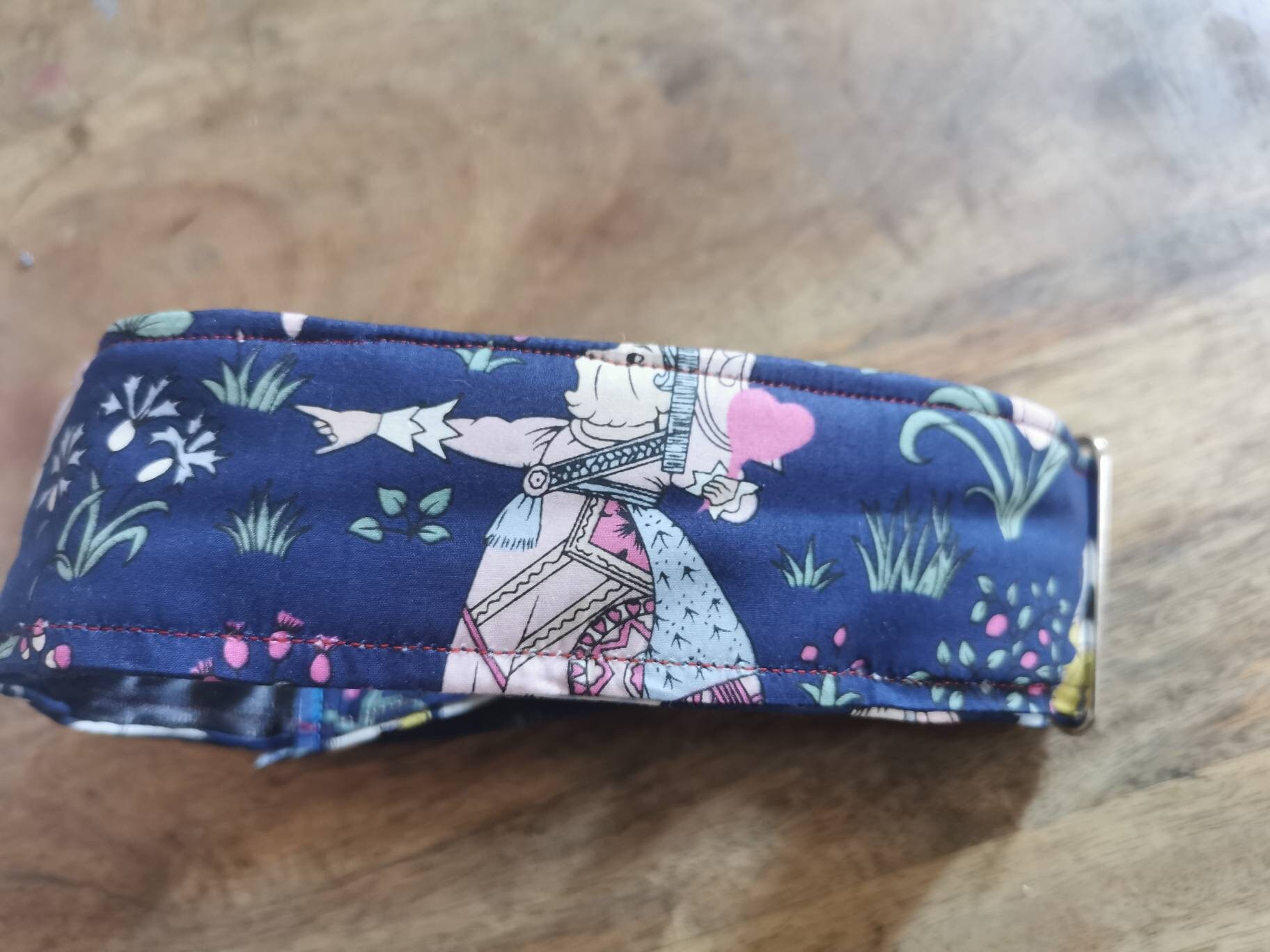 Collier Brodé Alice Au Pays Des Merveilles Marinière Réglable Chien à Martingale, Lévrier, Barzoi Au