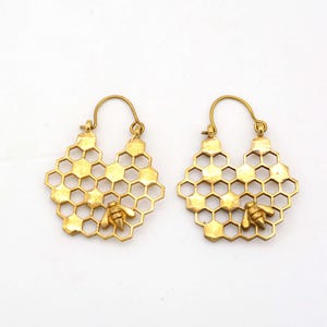 Gold Honeycomb Bee Earrings for Women, Nature-Inspired Insect Jewelry, Beekeeper Gift, Lightweight Boho Dangle Earrings Handmade