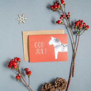 Carte de Noël "Dieu Jul!" | Carte pliante illustrée avec enveloppe | Aquarelle | Noël | Scandinavie | Dalahast | Suède | DIN A6 |