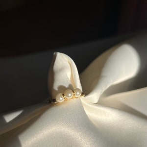 Dainty pearl ring