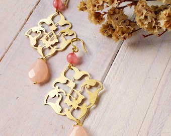 arabesque earrings in brass and pink quartz, handmade