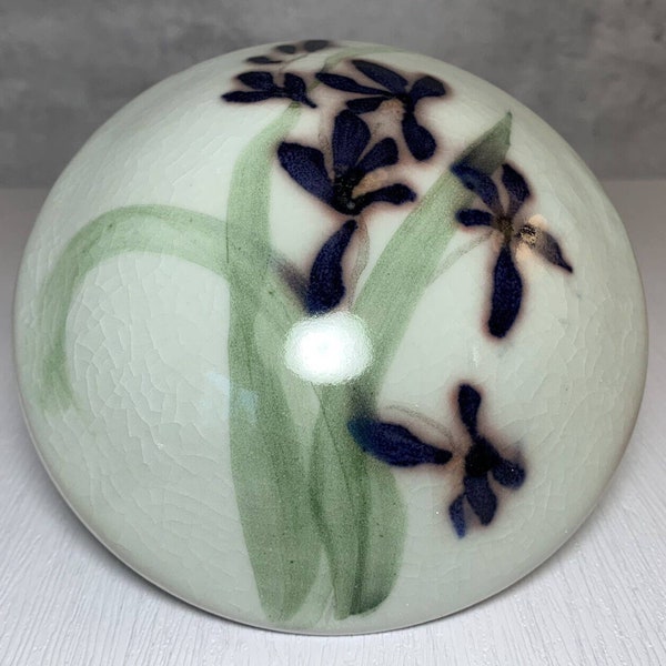 Studio Art Pottery Celadon Crackle Glaze Floral Motif Trinket Dish 5.5" Signed