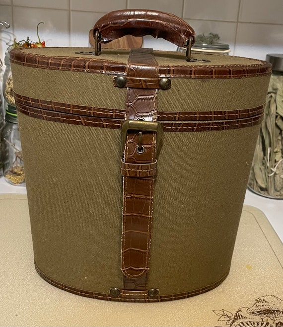 Train Case - image 1