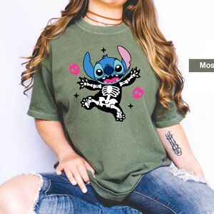 Comfort Colors® T-Shirt, Stitch Halloween Skeleton Shirt, Halloween T-Shirt, Disney Halloween Tee, Spooky Season Shirt, Funny Stitch Shirt Bild 3