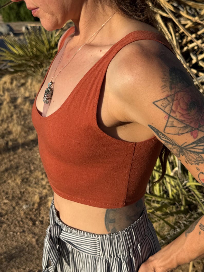 Bralette Crop Top i ekologisk hampa | Yoga-bh, andningsbar giftfri jersey, handgjord i Joshua Tree Spice