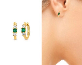 Aros Huggie de esmeralda • Aros de esmeralda para el trago • Aros pequeños • Aros para el cartílago • Aros pequeños para el hélix