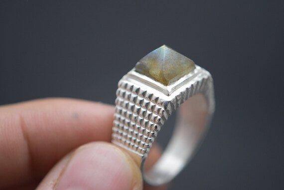 Silver Ring for Man with Natuarel Bead