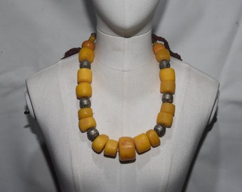 Berber Koralle Halskette: Marokkanisches Amazigh Amulett, Silberperlen