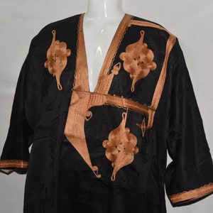 Embroidered Berber Gandora: Sahara Desert Thobe, Polished Cotton