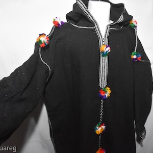 Robe longue traditionnelle marocaine Djellaba pour hommes, caftan marocain gris et blanc pour hommes et femmes, djellaba chefchaouen