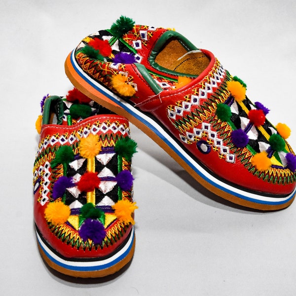 berber babouche woman ,berber slippers, moroccan slippers, moroccan shoes, leather slippers