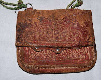 Vintage Berber Leather Bag Wallet: Moroccan Cultural Heritage