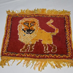 Small Square Rug berber , Hand Woven Berber Ruge Lion Design