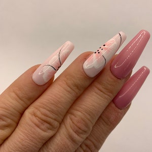 Press on nails, glue on nails, luxury nails, hand painted, pink nails, made in UK image 3
