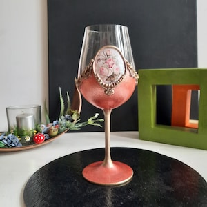 Wine glass with pink roses. Decorated wine glasses. Handmade wine glasses. Wine glasses. 20th anniversary gift. Gift for her.