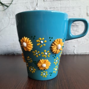 Daisy Mug, Flower Coffee Cup, Polymer Clay Daisies, Handmade Daisy Coffee Mug – Unique Gift for Flower Lovers, Aesthetic Daisy Mug