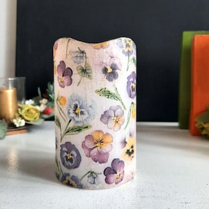 Violets Flameless Candle, Gift for Violet Lovers, Floral Flameless Candle, Floral Candle, Floral Decor, Gift for Flower Lovers Birthday Gift