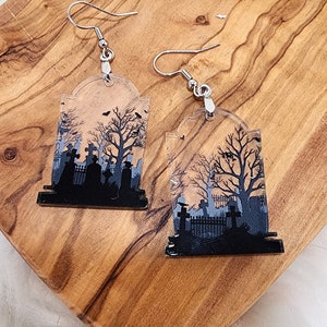 Pendientes de cementerio de lápidas – Colgantes acrílicos de lápida y fantasma – Joyería espeluznante de Halloween
