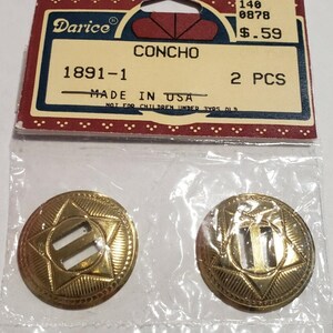 Darice CONCHO Allegato 2 pezzi Metallo dorato NIP 1991 Prodotto negli USA 29 mm Stelle