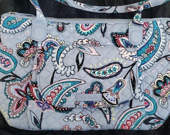 Bolsa de ombro icônica Vera Bradley Makani Paisley EUC VBL 18 (22j09)