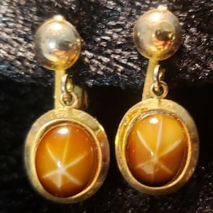 1950s Vintage Tigers Eye Clip-on Earrings