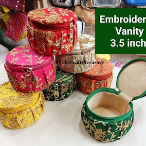 Gift items for ladies below 300 2025