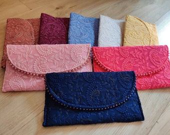 5 tot 100 stuks veel Indiase handgemaakte dames Chikan geborduurde clutch portemonnee, bruids bijpassende tas, stof envelop clutch portemonnee, retour geschenk