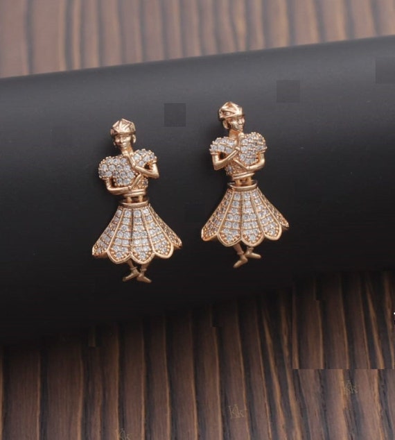 Top 139+ dancing girl earrings latest seven.edu.vn
