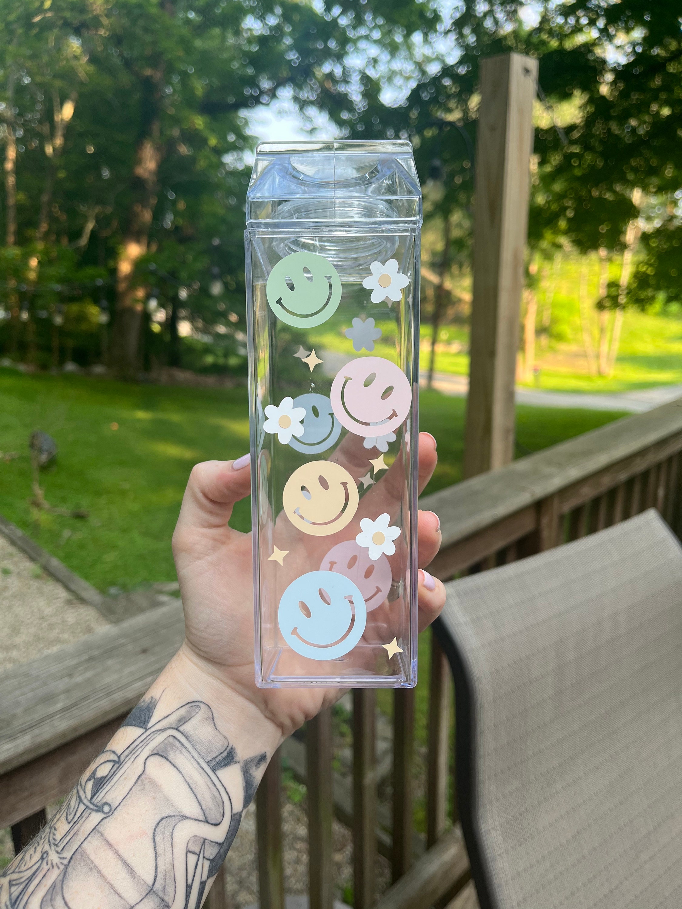 Smiley face 12oz kids water bottle – Olivia Reagan Designs