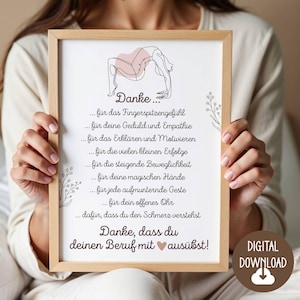 Puede incluir: Un marco de madera clara que contiene una impresión con la palabra "Danke" y un dibujo lineal de una persona en posición de yoga. El texto está en alemán, con "Digital Download" en la esquina inferior derecha.