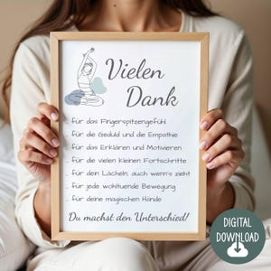 Puede incluir: Una impresión enmarcada con las palabras "Vielen Dank" y otro texto en alemán. La impresión presenta un dibujo lineal de una persona en una postura de yoga. Las palabras "Digital Download" están en un círculo verde en la esquina inferior derecha.