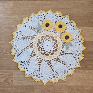 MADE TO ORDER, Handmade Crocheted Doily, Sunflowers, 13"