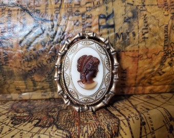 Vintage Cameo Brooch Necklace Pendant - Brown And Milk Glass Cameo - Ornate Gold Tone Frame – Beautiful Detail