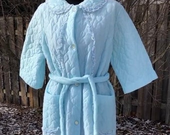 Blue quilted robe/vintage housecoat/1960s quilted robe/60s aesthetic /cottagecore/boho/grandmacore/vintage lingerie