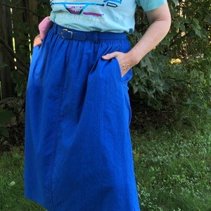 jupe bleue vintage des années 1980 avec ceinture/vêtements de bureau/costume des années 80/jupe bleu royal/Ates Petite