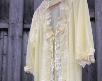 Vintage Paris brand lingerie/FH and Sons/1960s lingerie/boho/fairycore/sixties aesthetic/duster/Hollywood/coquette/60s glamour/vogue