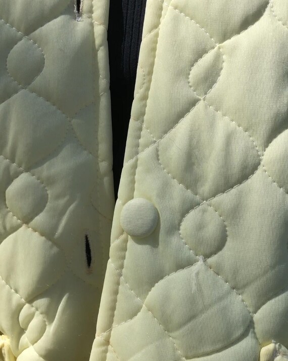 70s yellow quilted coat/cottagecore/quilted/quilt… - image 3