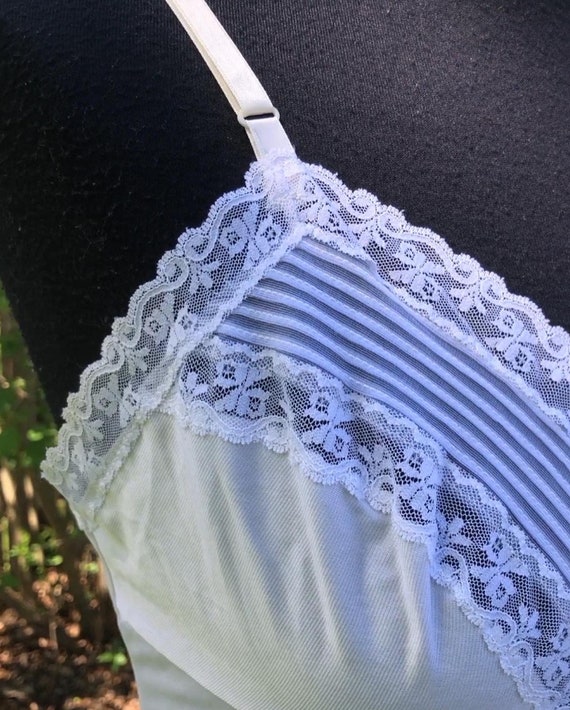 Vintage Kayser slip dress/cream full slip/cottagecore… Gem