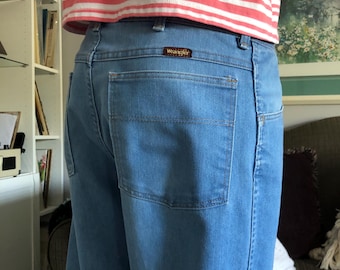 Vintage Wrangler jeans/1970s-1980s/straight leg/light wash denim/streetwear/34x32/seventies fashion