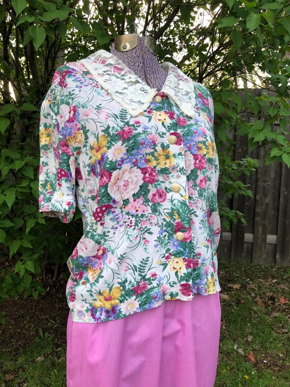 Vintage handmade floral blouse with lace collar/eighties fashion/eighties aesthetic/pretty in pink/Laura Ashley View 2