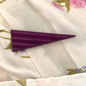 Buch + Deichmann triangle brooch/deep purple/denmark/1980s/lucite