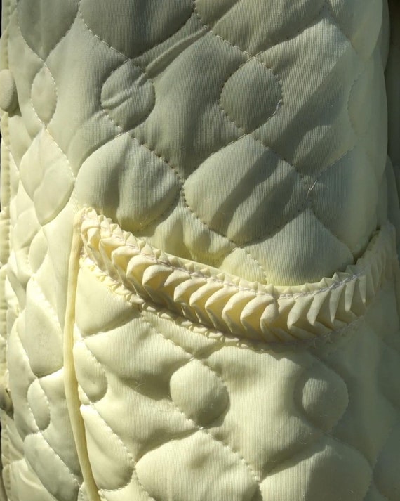 70s yellow quilted coat/cottagecore/quilted/quilt… - image 2